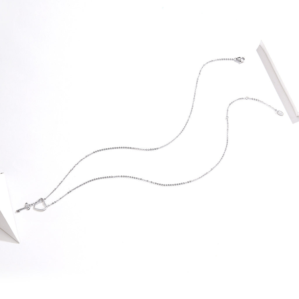 Female heart-shaped sterling silver necklace