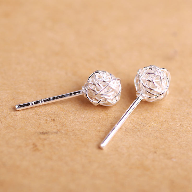 Earrings with silk yarn