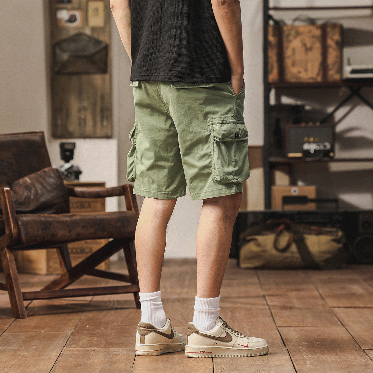 Men's Multi-Pocket Cargo Shorts Retro Loose Straight-Leg Casual Style