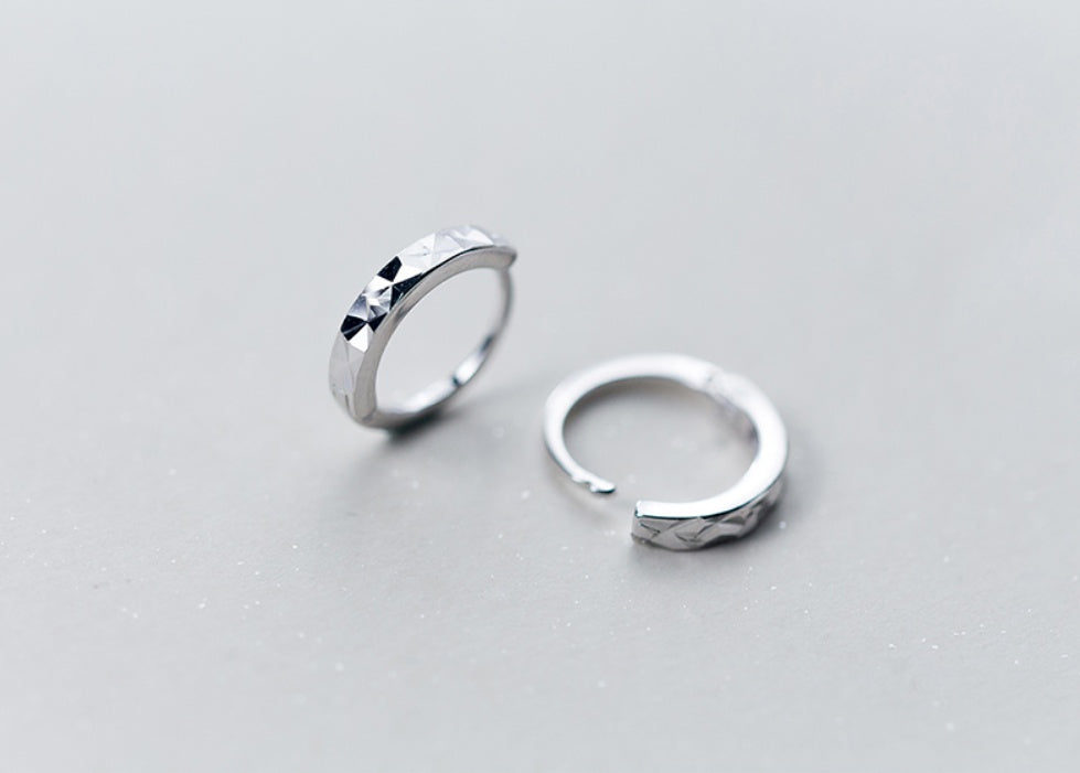 Round earrings, short flower