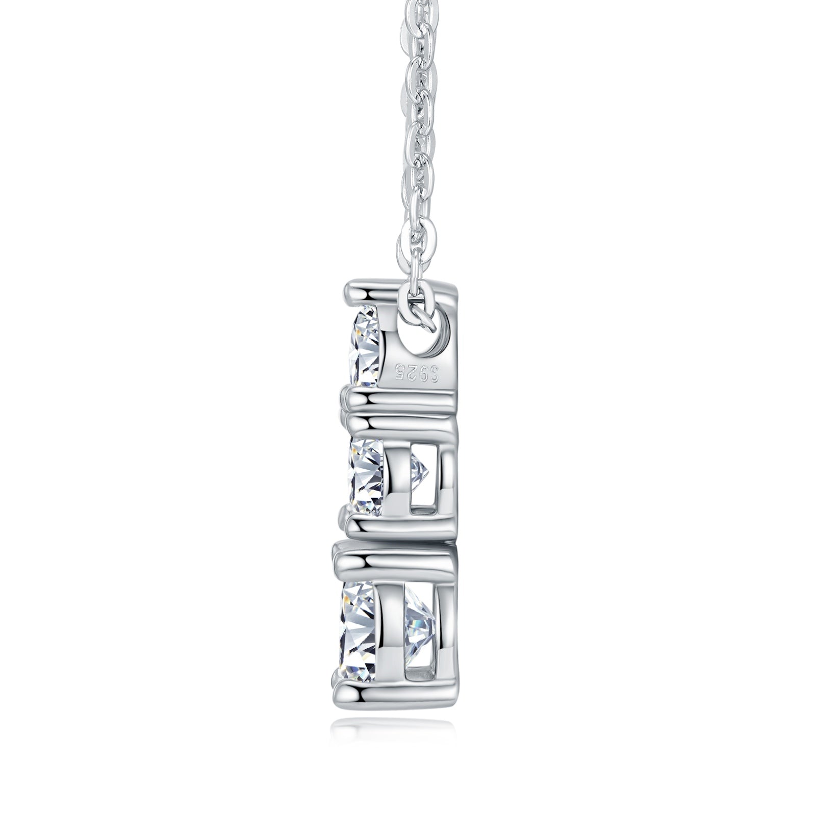 A Luxurious And Fashionable Minimalist Jewelry Pendant Necklace Set With Top-quality Moissanite, Made Of S925 Silver Electroplated With Platinum.