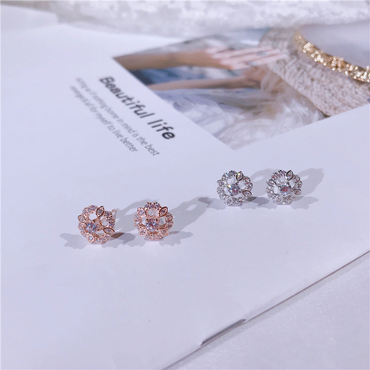 Openwork flower earrings