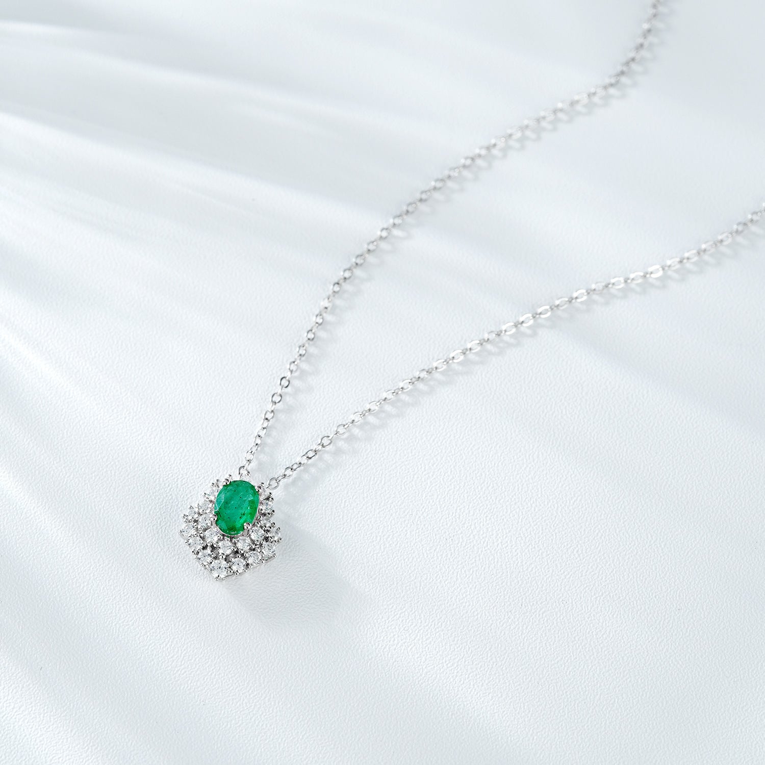Light And Extravagant Necklace With Female Temperament And Versatility S925 Silver Emerald Pendant Opening Design
