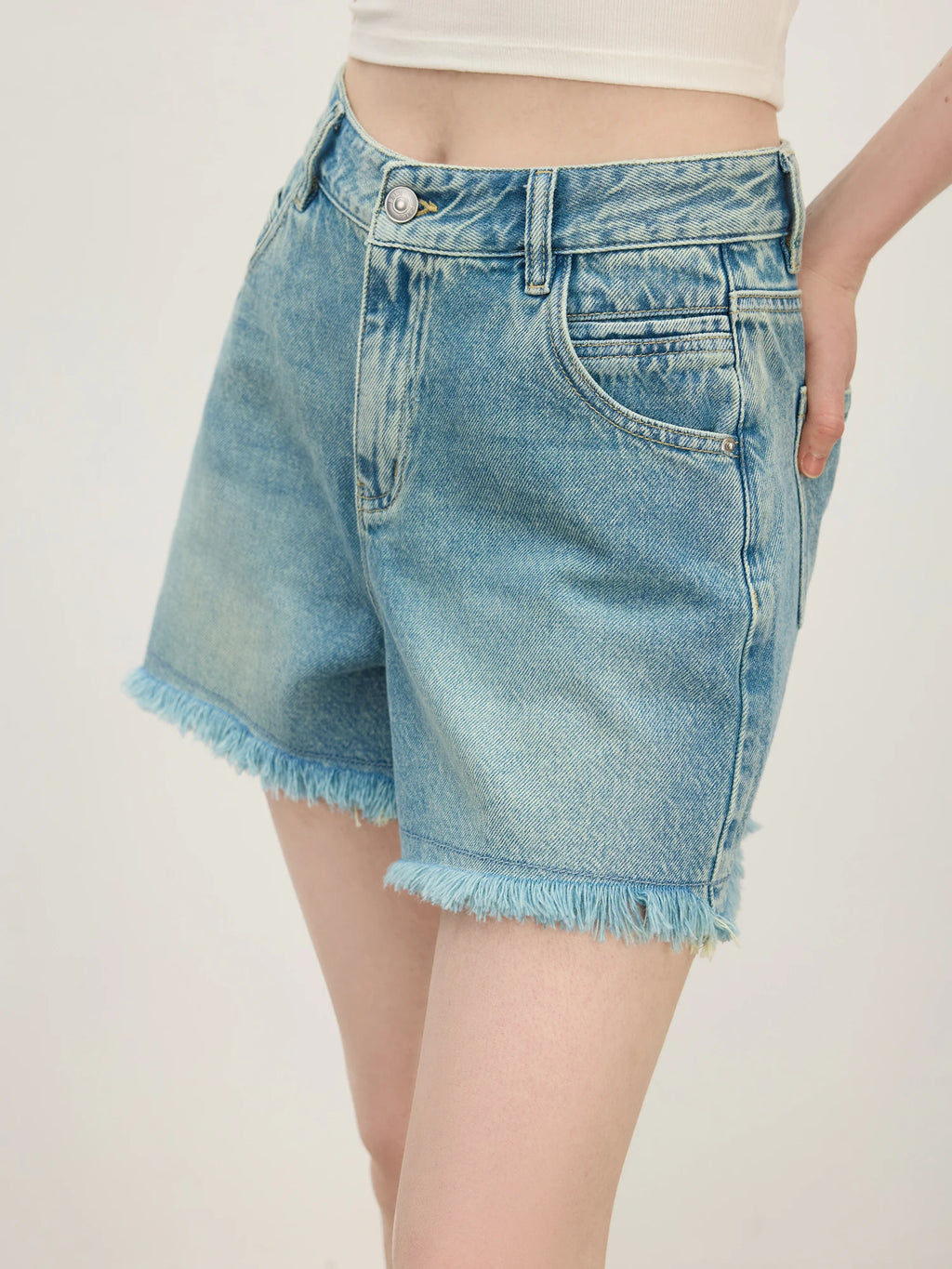 FSLE MInimalism Style Raw Edge Tassel High Waist Jeans for Women 2025 Summer New Simple Versatile Slim Denim Shorts 25FS12666