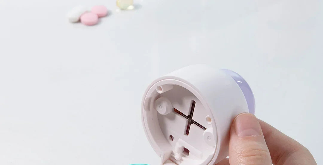 Portable 2-in-1 Pill Box with Pill Cutter for Cutting Small Pills or Large Pills in Half & Quarter Travel Pill Organizer Case