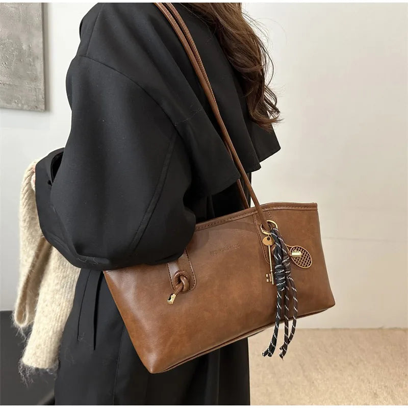 European American Retro Tote Bag, Korean Fashion Shoulder Bags Advanced Simple Handbag New Large Capacity Pendant Versatile Bags