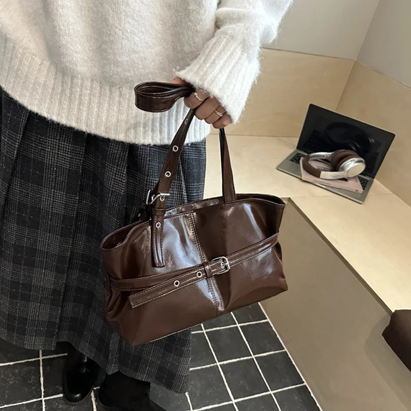 Luxury Wine Red Underarm Bag for Women Autumn/Winter Retro Commuter Shoulder Bag Casual Large Capacity Rivets Belt Totes