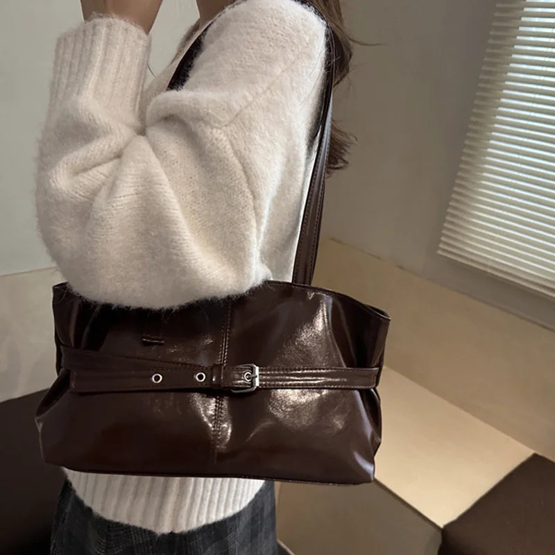 Luxury Wine Red Underarm Bag for Women Autumn/Winter Retro Commuter Shoulder Bag Casual Large Capacity Rivets Belt Totes