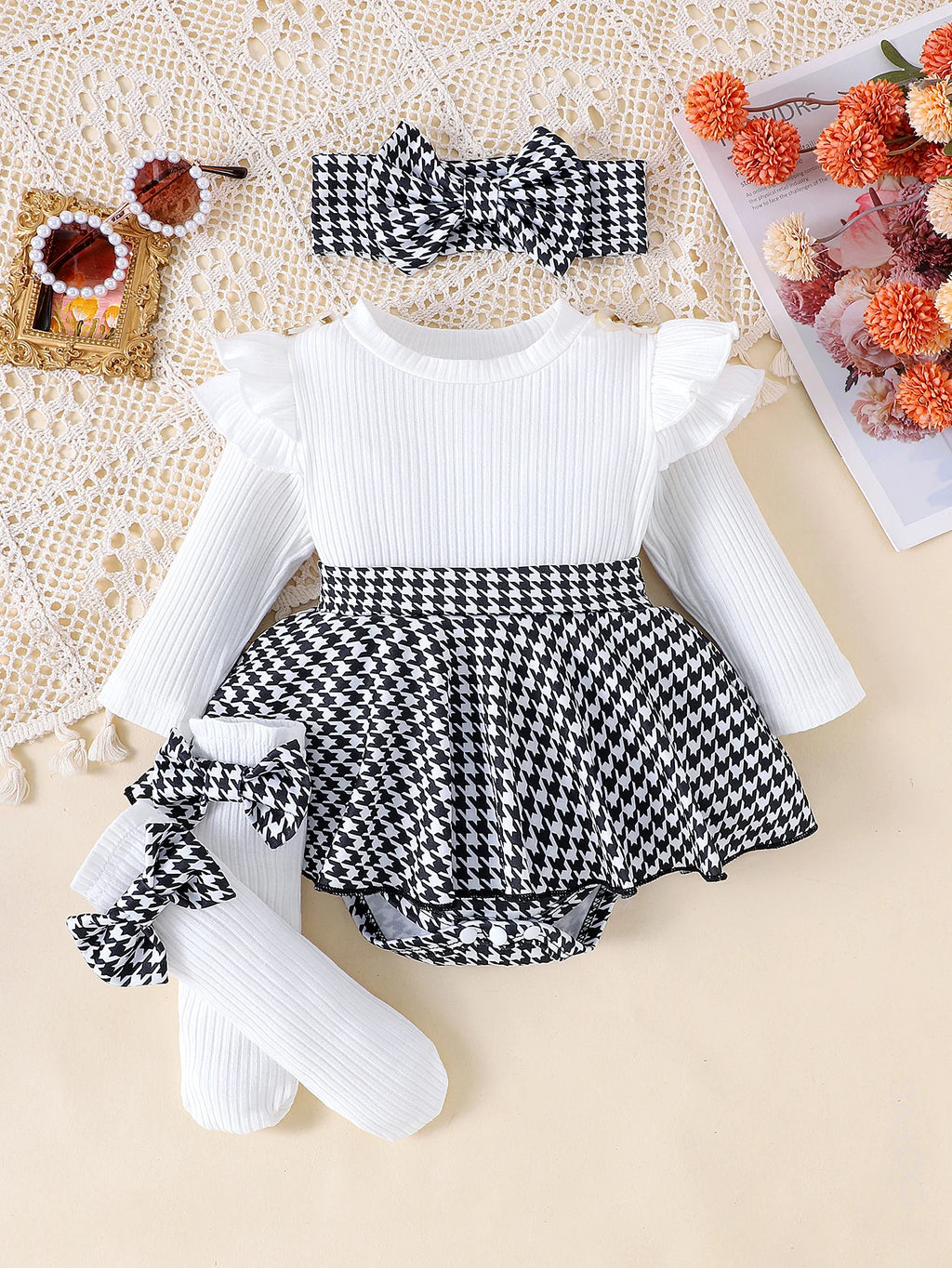 2PCS In Autumn, Baby Girls Aged 0-1 Years Old Have Comfortable Sweet And Cute Black Top + Houndstooth Skirt + Hair Band