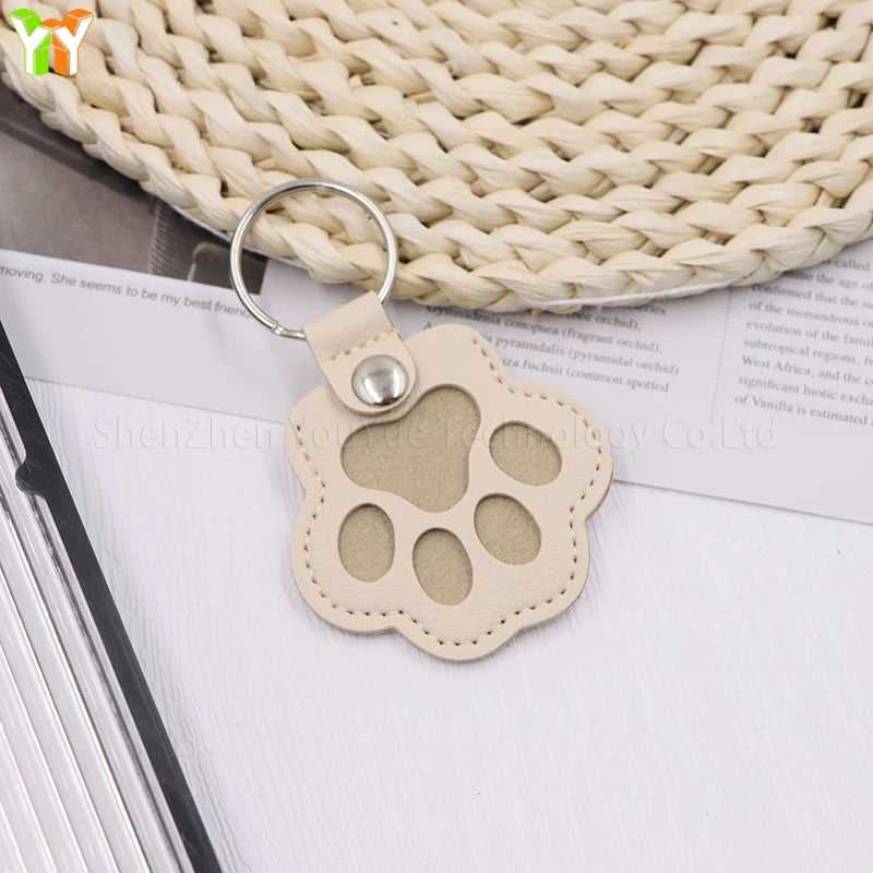 1PC  Leather pet hair storage bag, cat paw keychain, multifunctional portable keychain, exquisite bag pendant