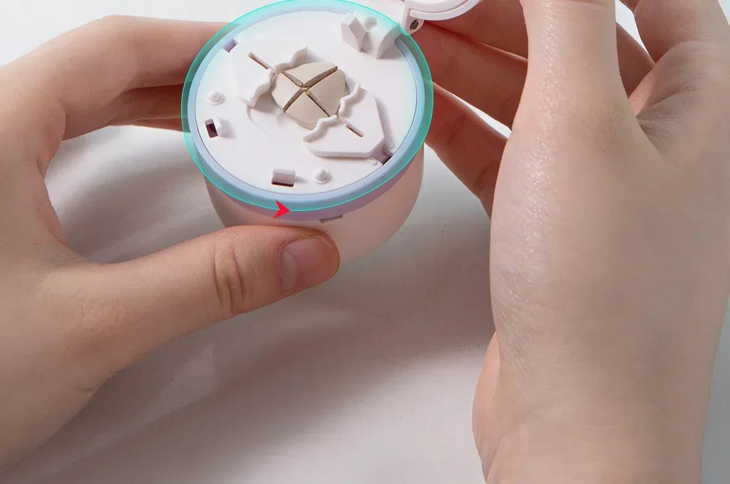 Portable 2-in-1 Pill Box with Pill Cutter for Cutting Small Pills or Large Pills in Half & Quarter Travel Pill Organizer Case