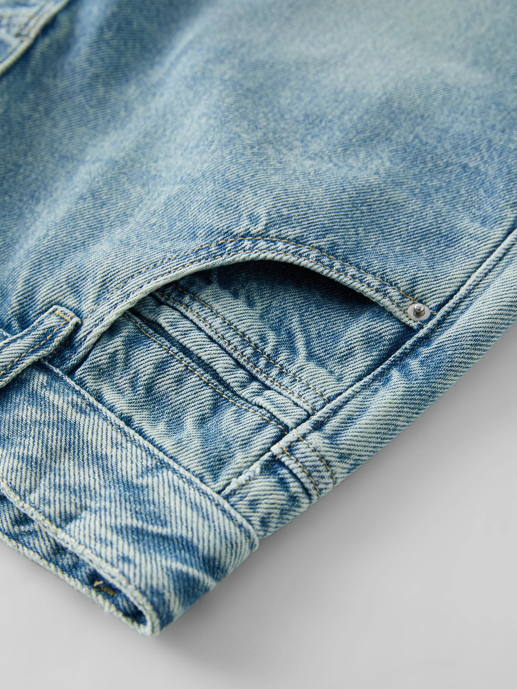 FSLE MInimalism Style Raw Edge Tassel High Waist Jeans for Women 2025 Summer New Simple Versatile Slim Denim Shorts 25FS12666