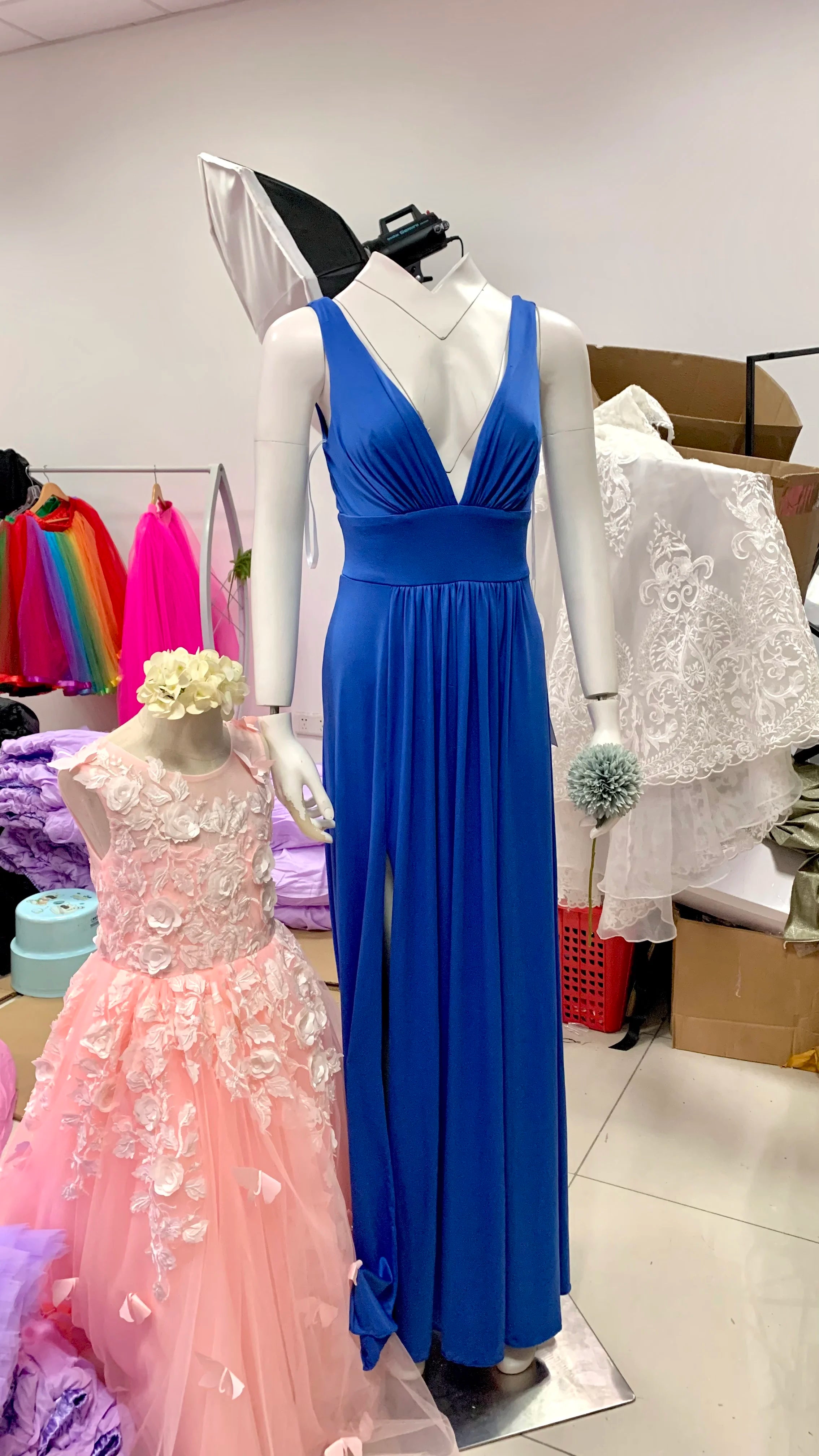 BABYONLINE A Line Split V Neck Bridesmaid Dress Long for Women Wedding Party Formal Dress Sleeveless Floor Length Maxi Evening