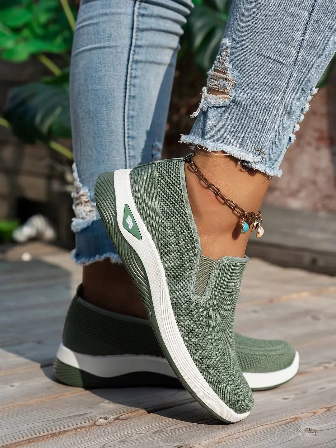 Women's shoes, women's sports shoes, lazy people can wear breathable casual shoes with mesh