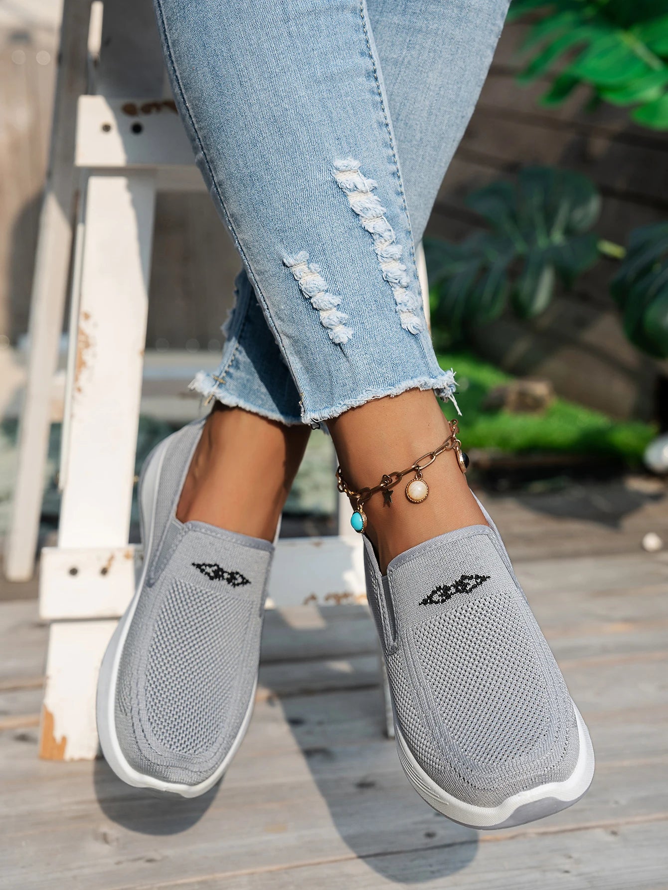 Women's shoes, women's sports shoes, lazy people can wear breathable casual shoes with mesh