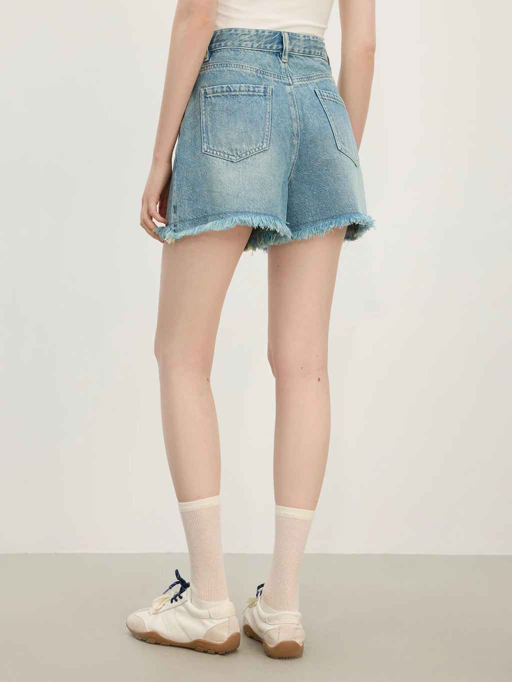 FSLE MInimalism Style Raw Edge Tassel High Waist Jeans for Women 2025 Summer New Simple Versatile Slim Denim Shorts 25FS12666