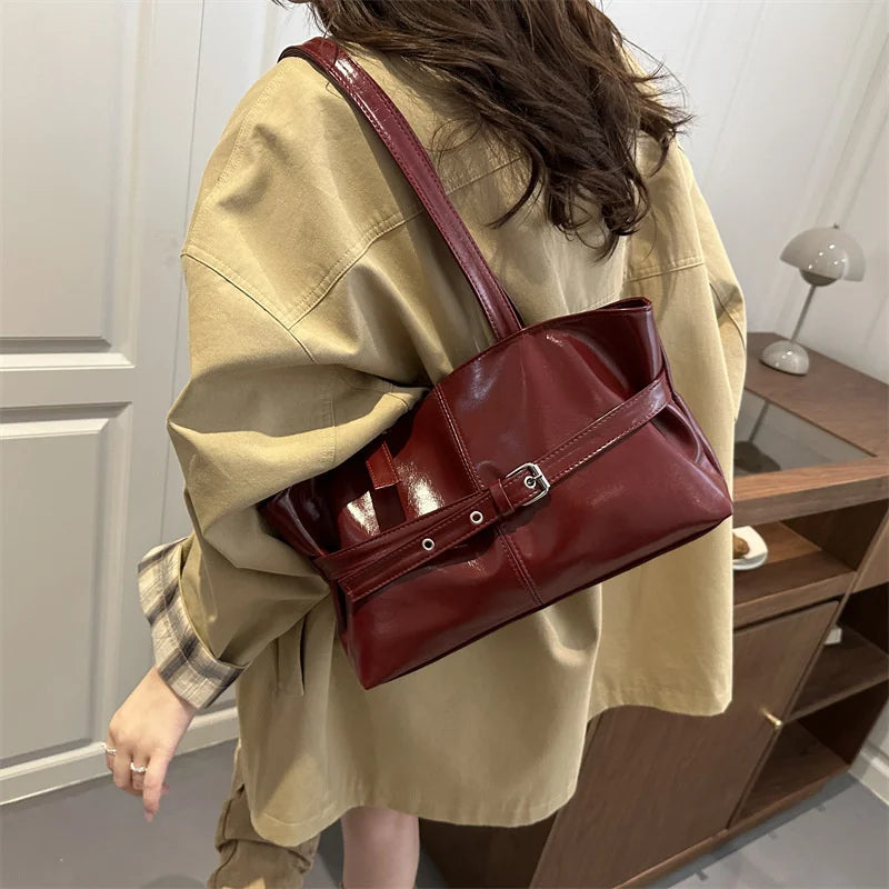 Luxury Wine Red Underarm Bag for Women Autumn/Winter Retro Commuter Shoulder Bag Casual Large Capacity Rivets Belt Totes