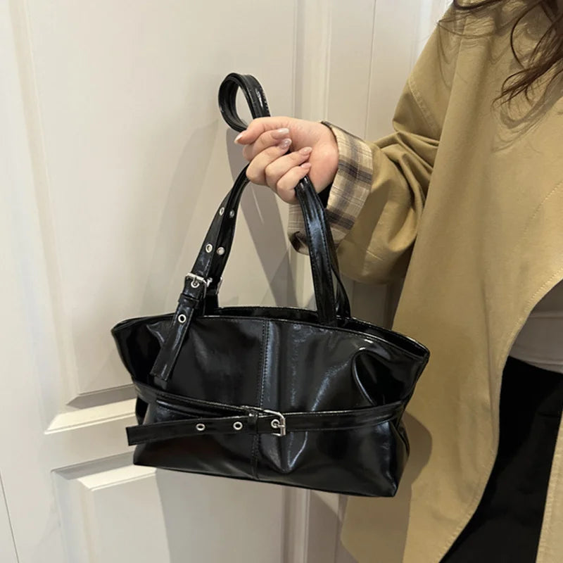 Luxury Wine Red Underarm Bag for Women Autumn/Winter Retro Commuter Shoulder Bag Casual Large Capacity Rivets Belt Totes
