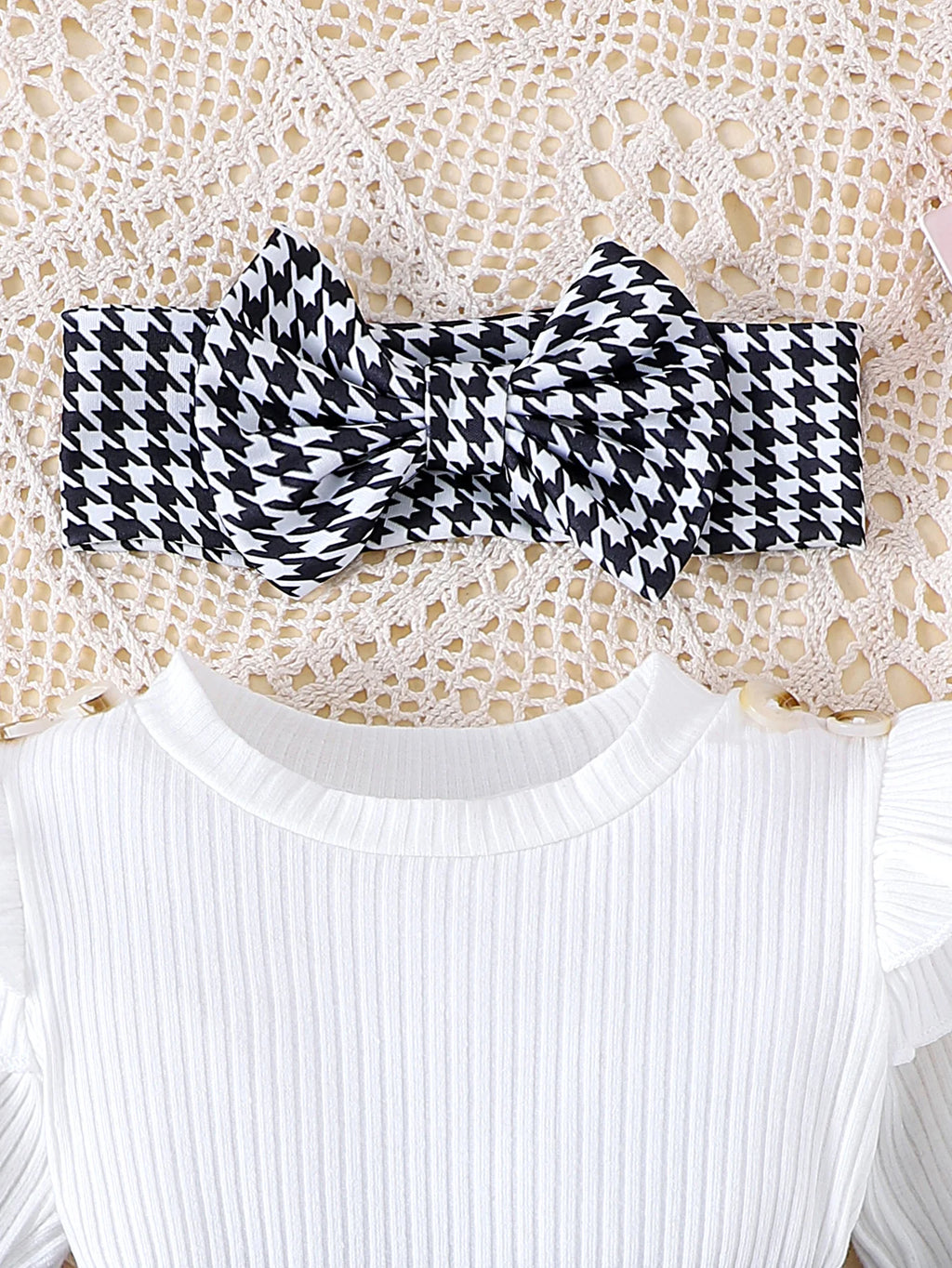 2PCS In Autumn, Baby Girls Aged 0-1 Years Old Have Comfortable Sweet And Cute Black Top + Houndstooth Skirt + Hair Band