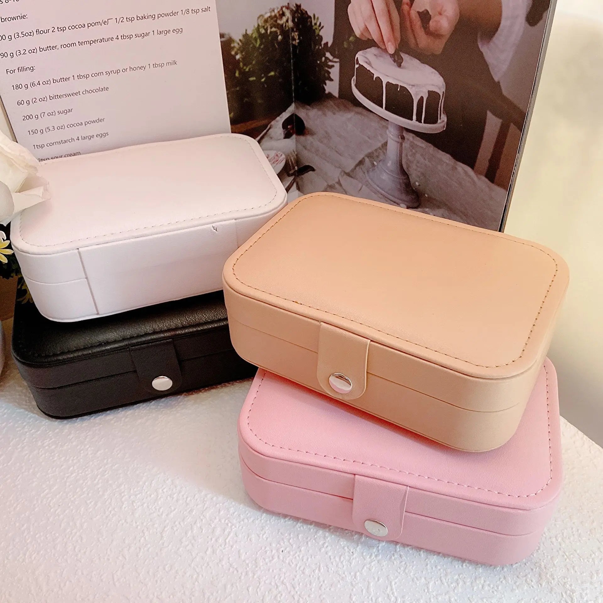 Portable double-layer buttoned jewelry storage box necklace watch, earring ring jewelry