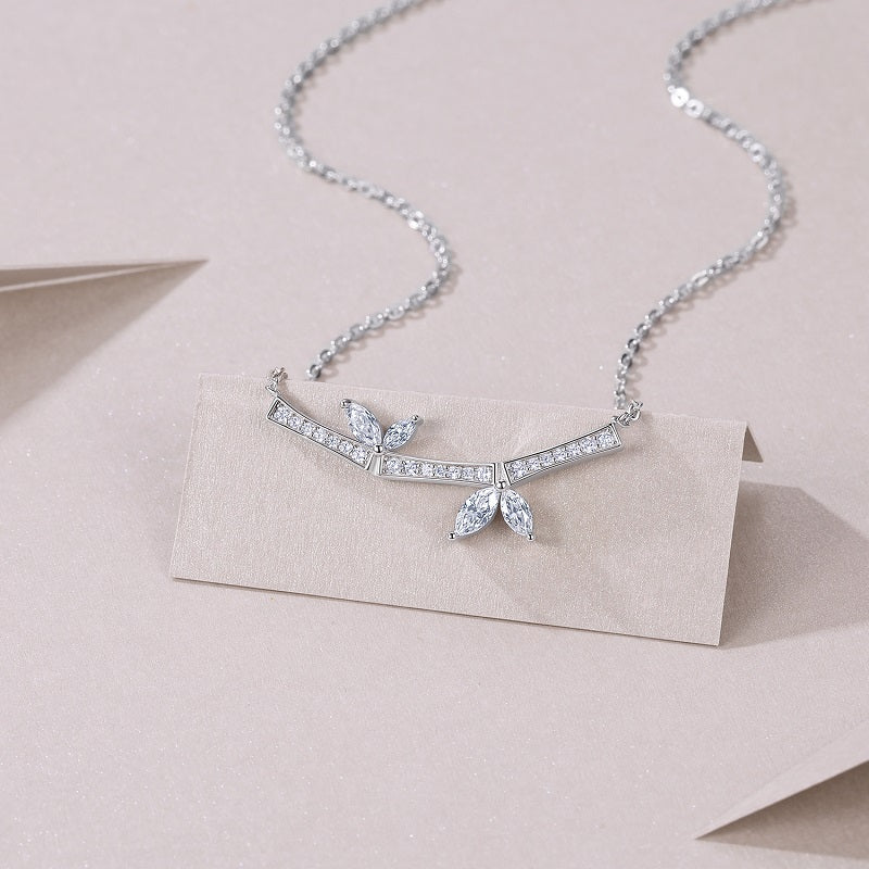 Set With Top-quality Moissanite, This Luxurious And Fashionable Light Luxury Trend Jewelry Necklace Pendant Is Made Of S925 Silver Electroplated With Platinum