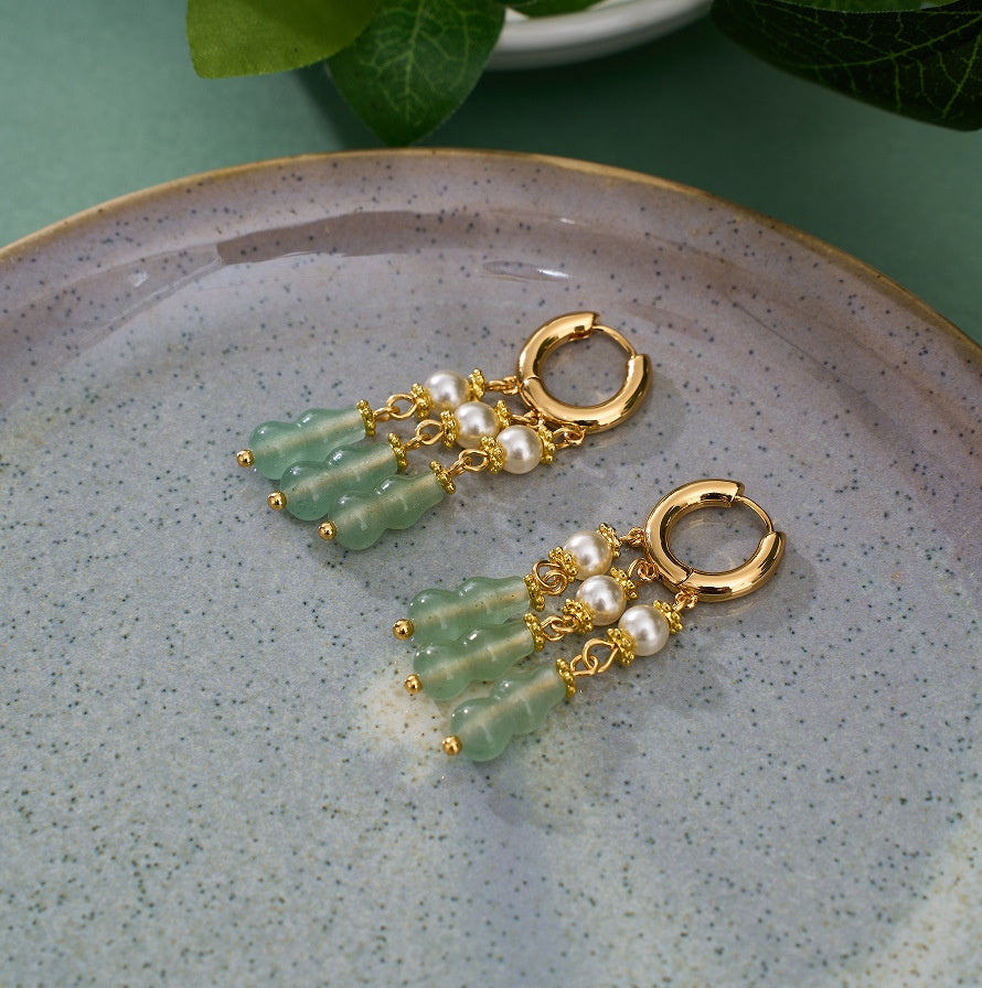 Light Luxury Retro Earrings With Pearl Water Droplets