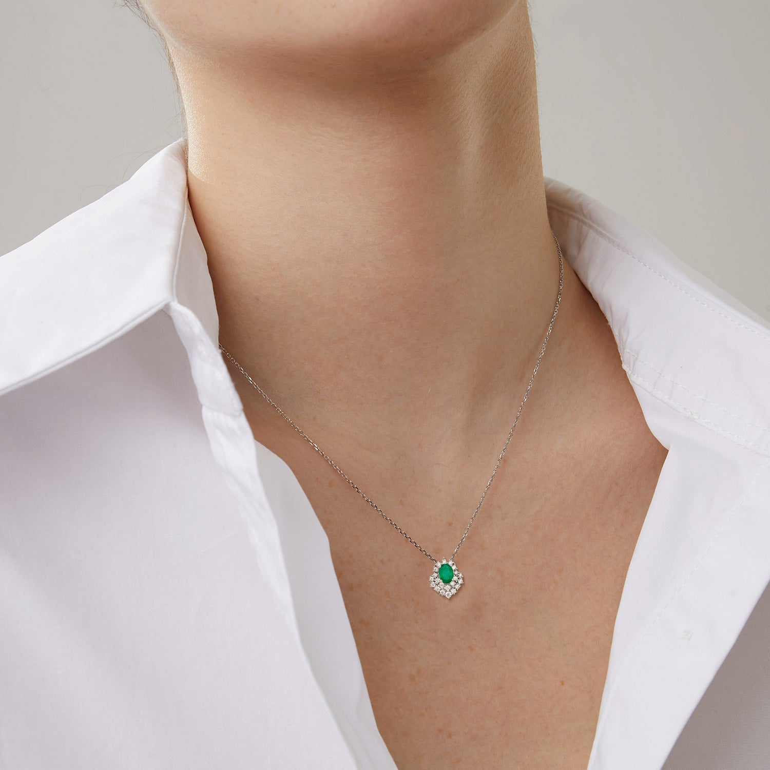 Light And Extravagant Necklace With Female Temperament And Versatility S925 Silver Emerald Pendant Opening Design